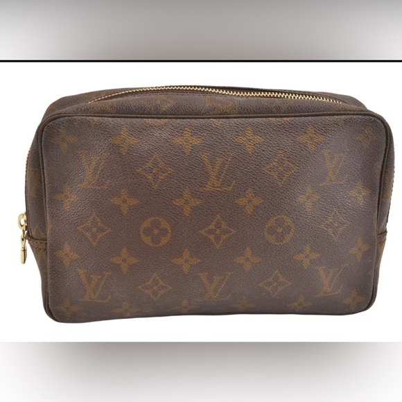 Authentic Louis Vuitton Trousse Toilette 23 - Picture 1 of 11